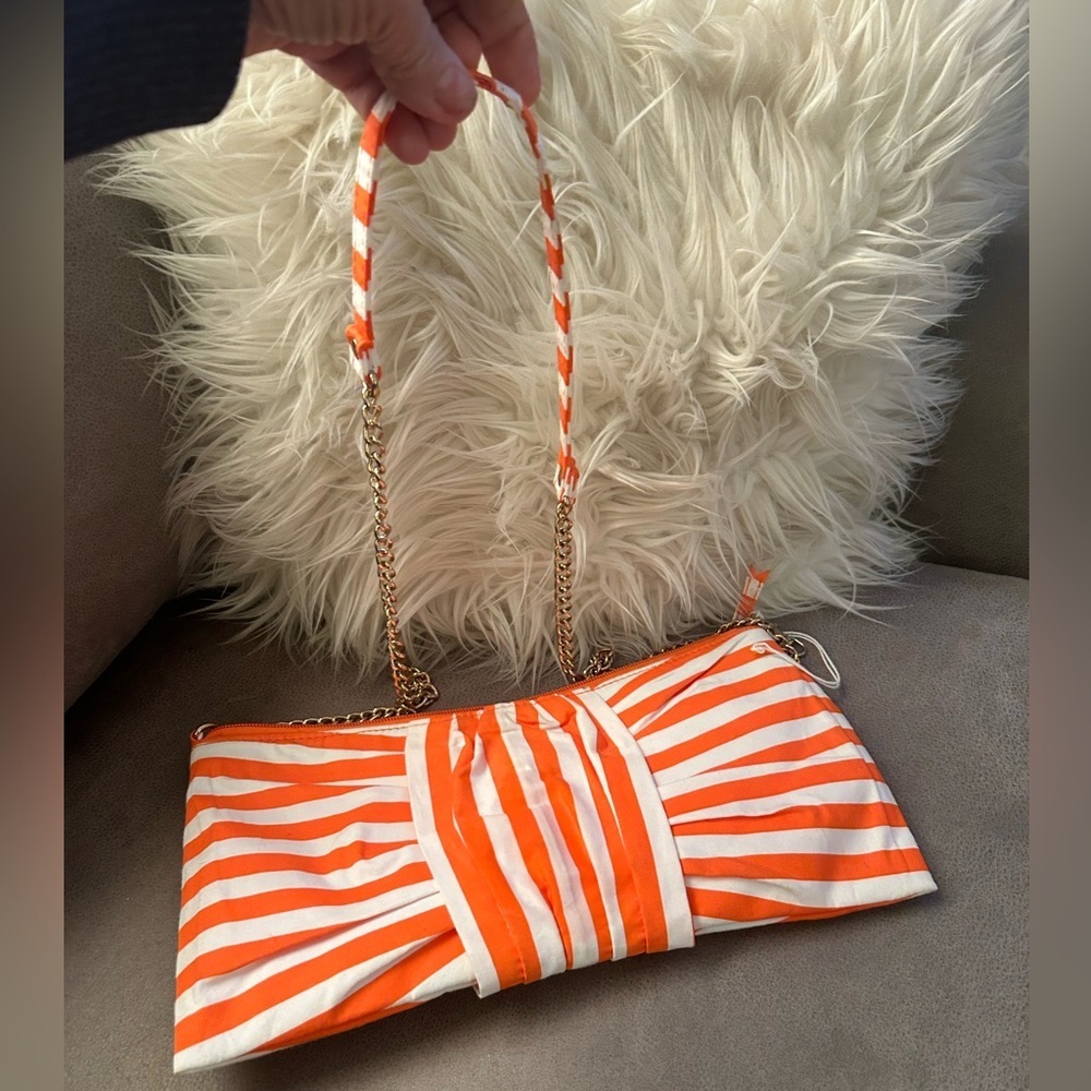 50%offw❤️ Mudpie GameDay bow bag wmetal strap orange white stripe NWOT $35 - Picture 2 of 3